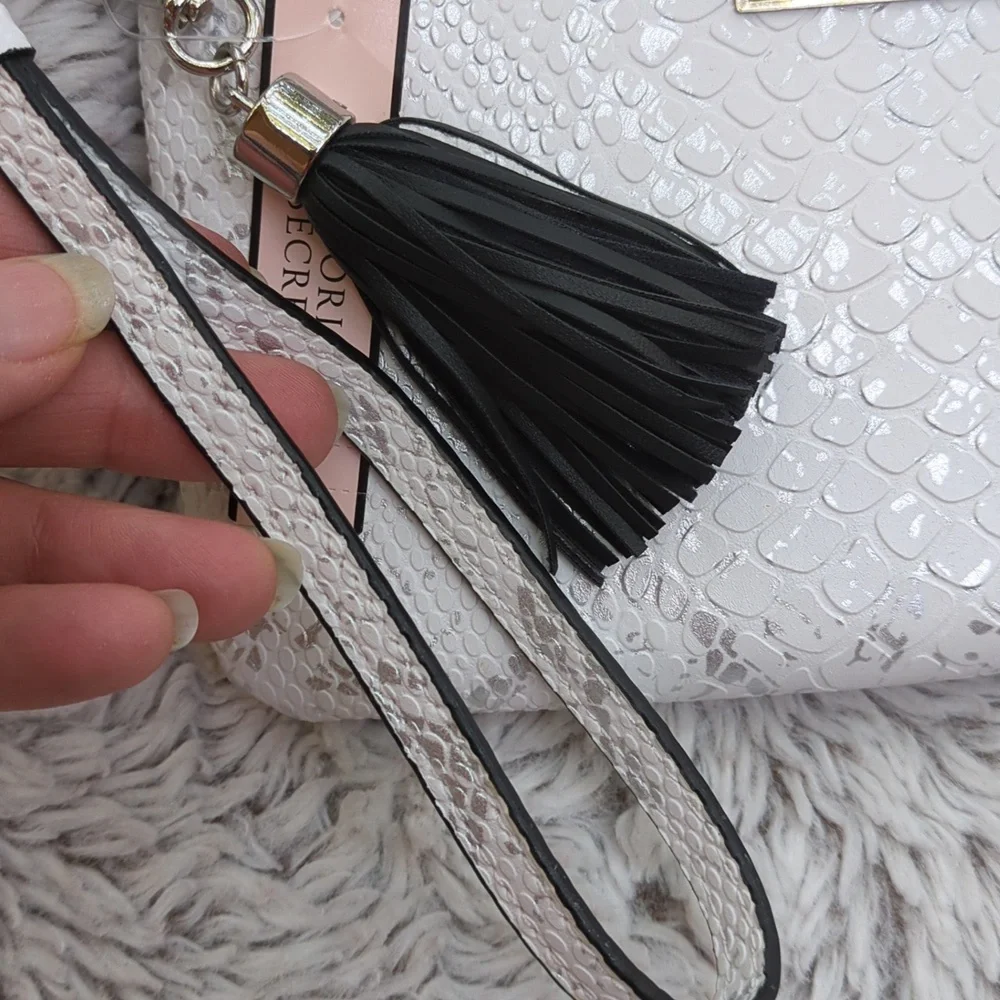 Victoria's Secret snake python print wristlet clutch NWT silver & white party ๐ - Picture 3 of 8